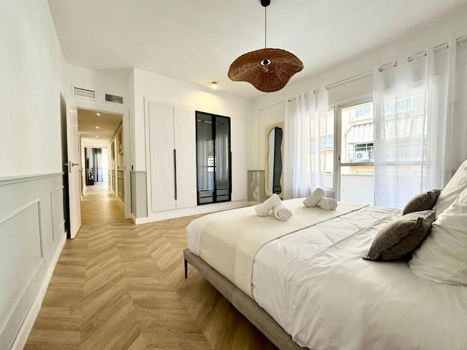 4Bd Central Soho Luxe Retreat Terrace 2Bh & Ac Малага Экстерьер фото