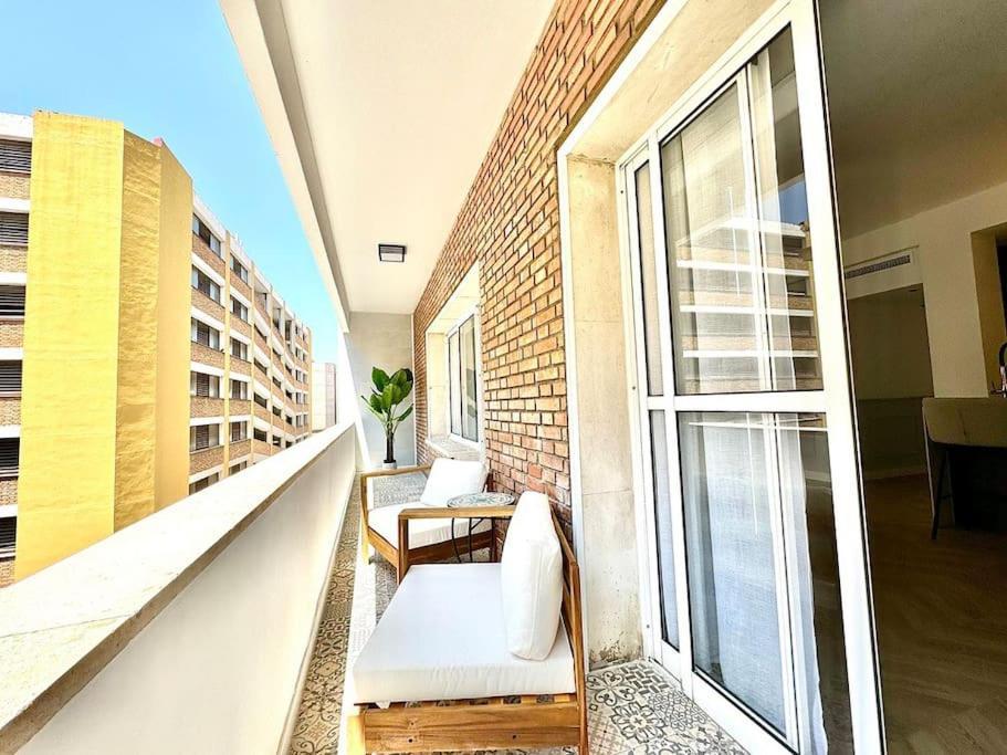 4Bd Central Soho Luxe Retreat Terrace 2Bh & Ac Малага Экстерьер фото